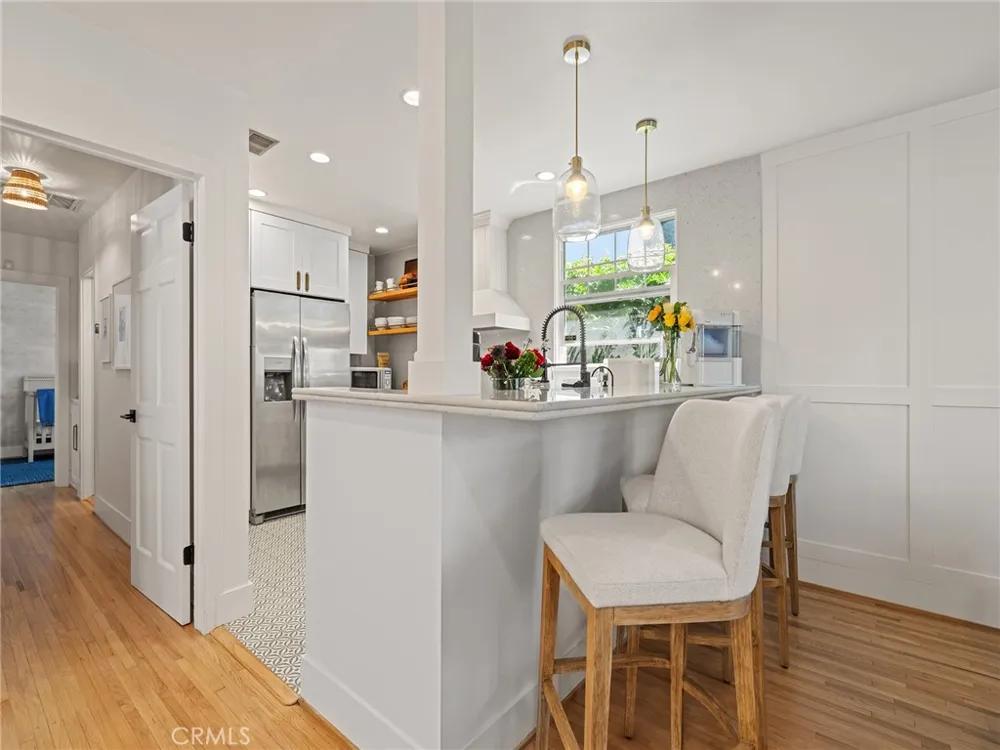 1301 19th Manhattan Beach, CA 90266