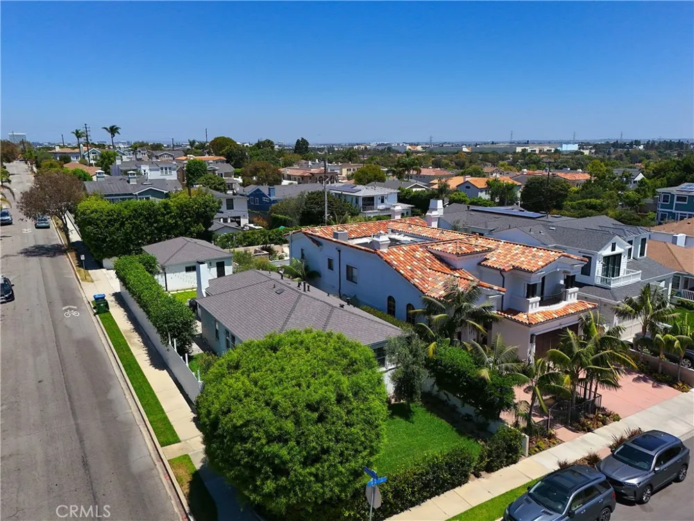 1301 19th Manhattan Beach, CA 90266