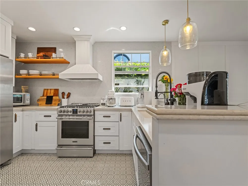 1301 19th Manhattan Beach, CA 90266