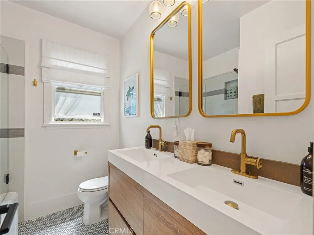 1301 19th Manhattan Beach, CA 90266