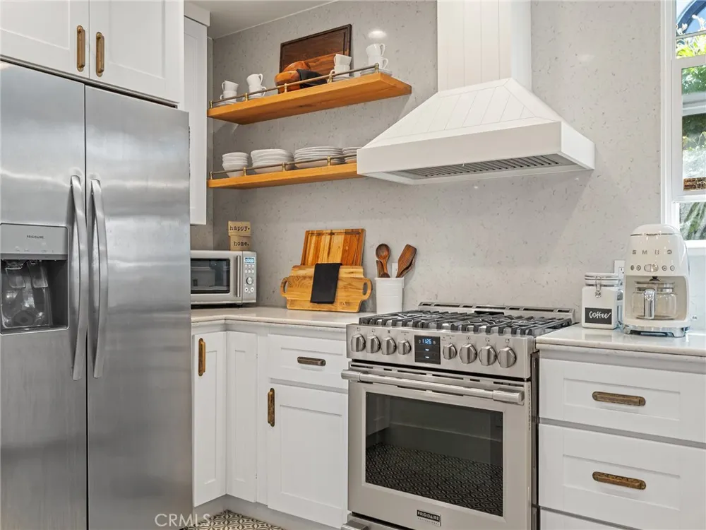 1301 19th Manhattan Beach, CA 90266