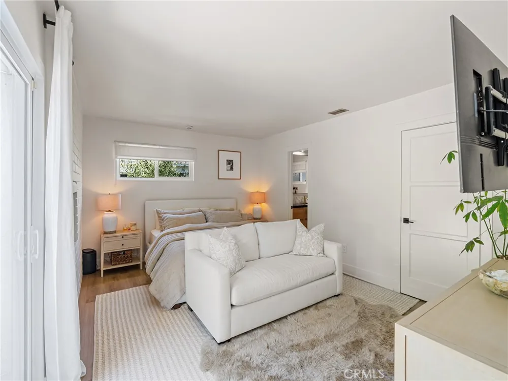 1301 19th Manhattan Beach, CA 90266