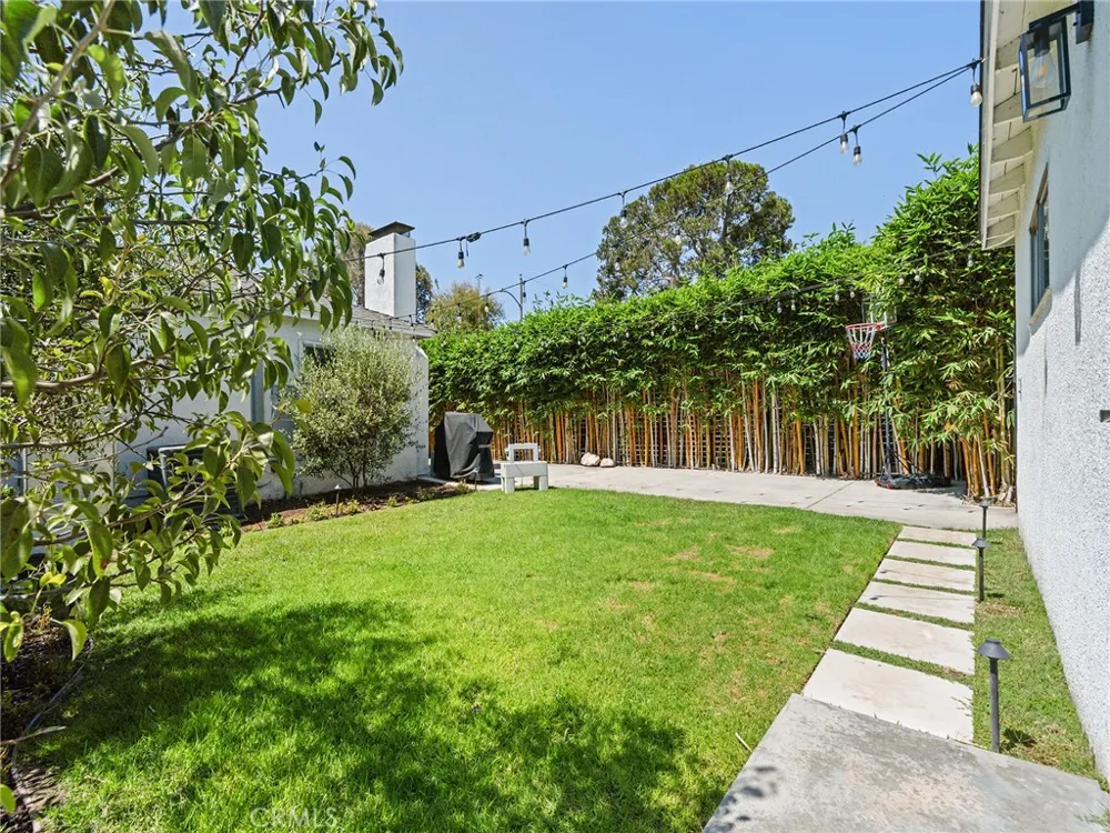 1301 19th Manhattan Beach, CA 90266