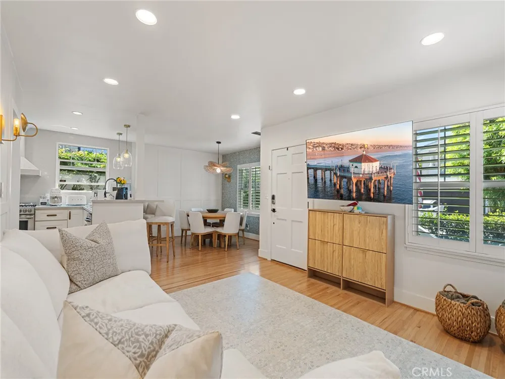 1301 19th Manhattan Beach, CA 90266