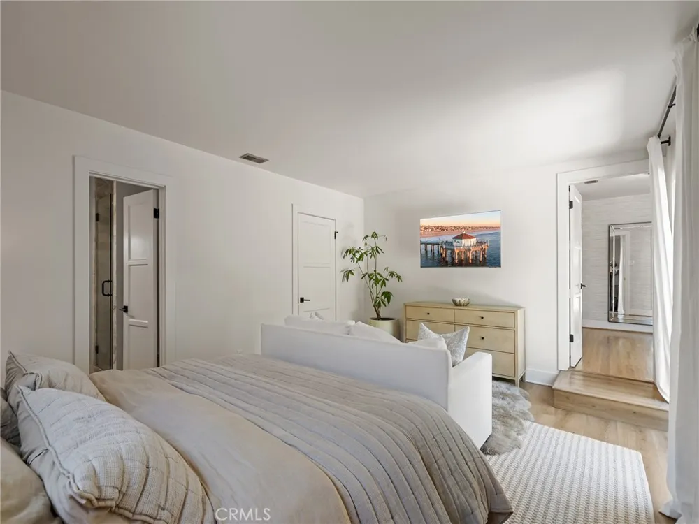 1301 19th Manhattan Beach, CA 90266