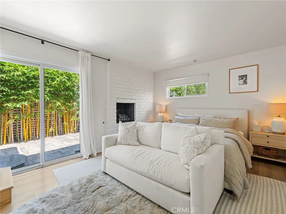 1301 19th Manhattan Beach, CA 90266