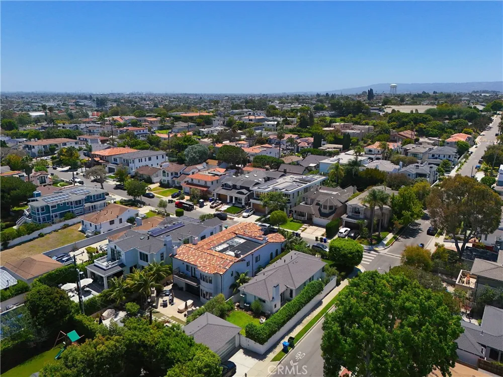1301 19th Manhattan Beach, CA 90266