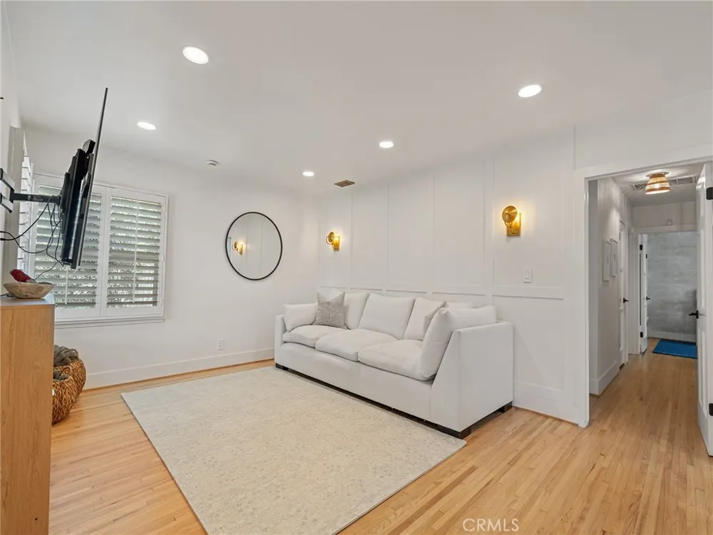 1301 19th Manhattan Beach, CA 90266