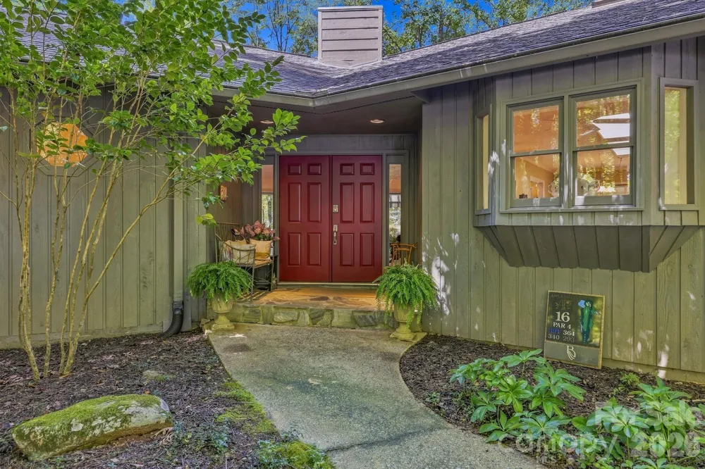 193 Downing Place Lake Lure, NC 28746