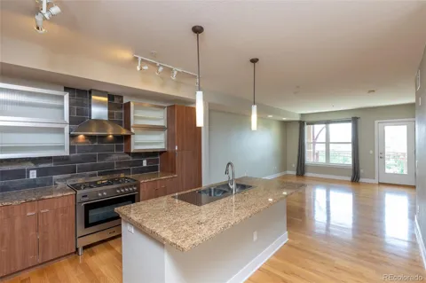 2240 Clay Street #505