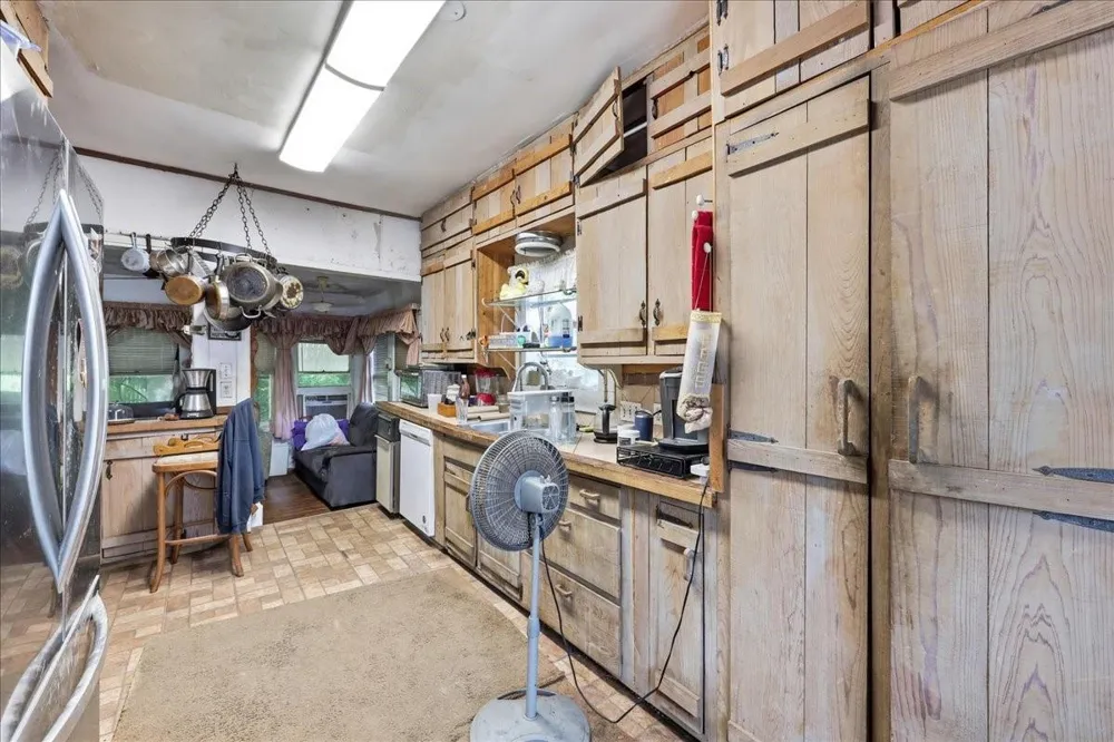 605 3rd Street Orange, TX 77630