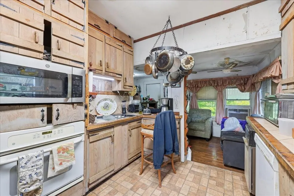 605 3rd Street Orange, TX 77630