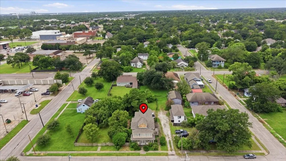 605 3rd Street Orange, TX 77630