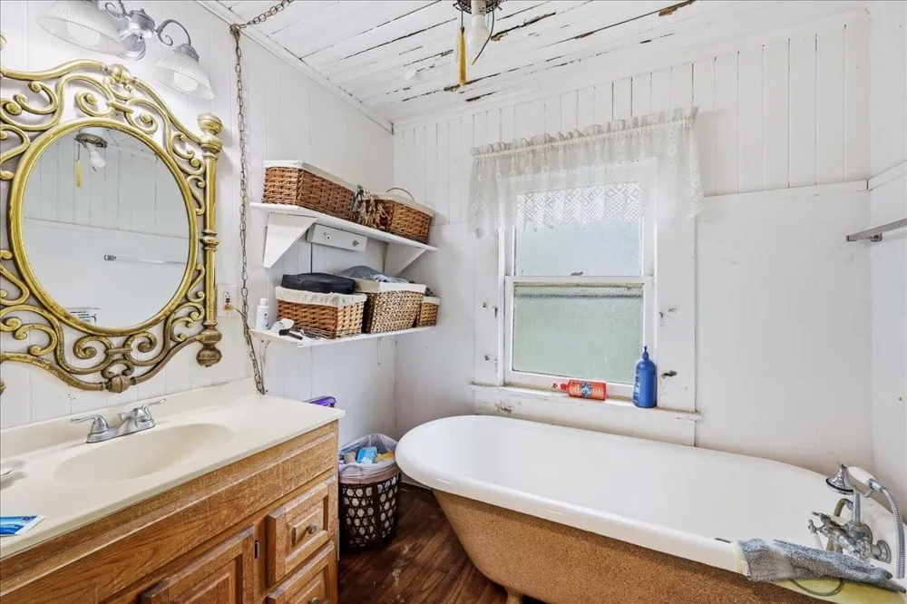 605 3rd Street Orange, TX 77630