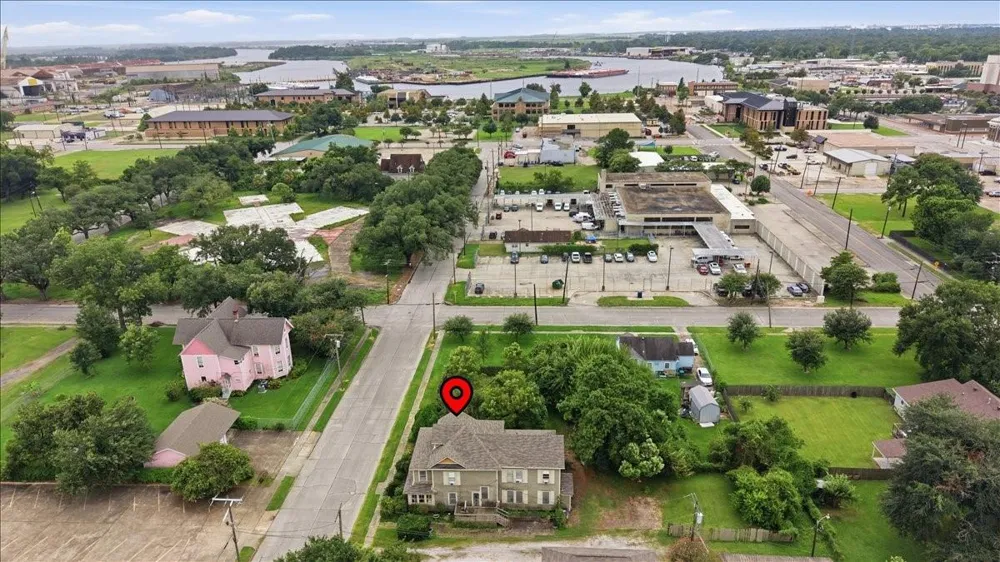 605 3rd Street Orange, TX 77630