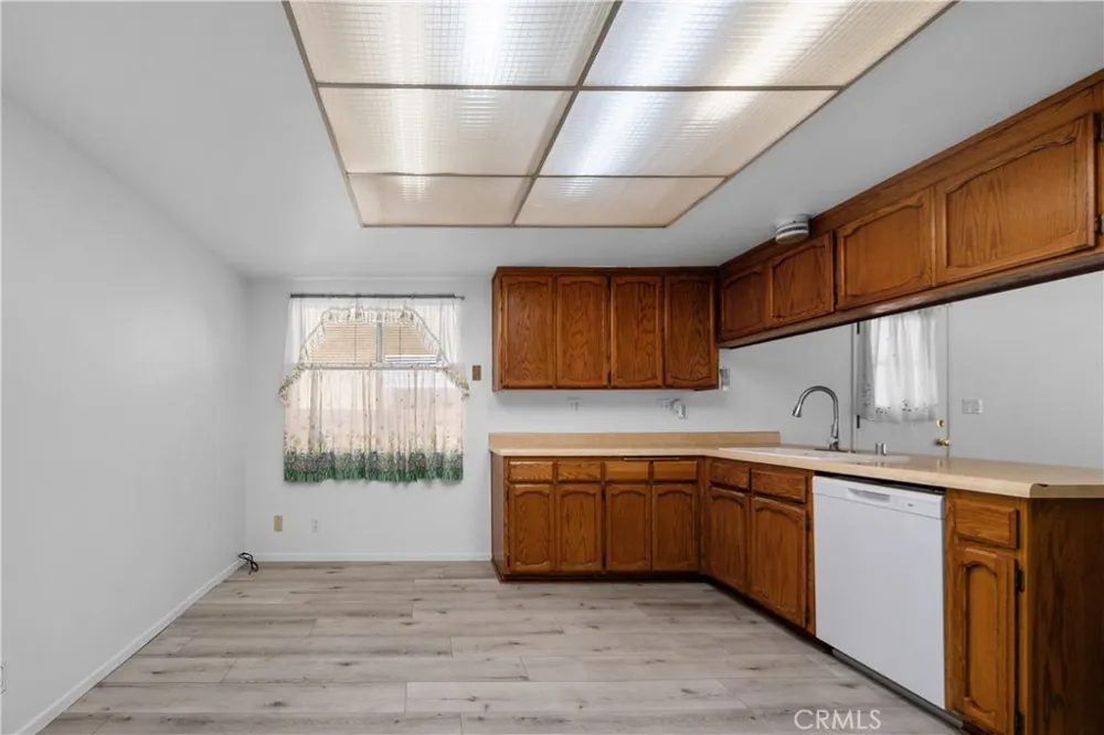 5408 Sunfield Lakewood, CA 90712