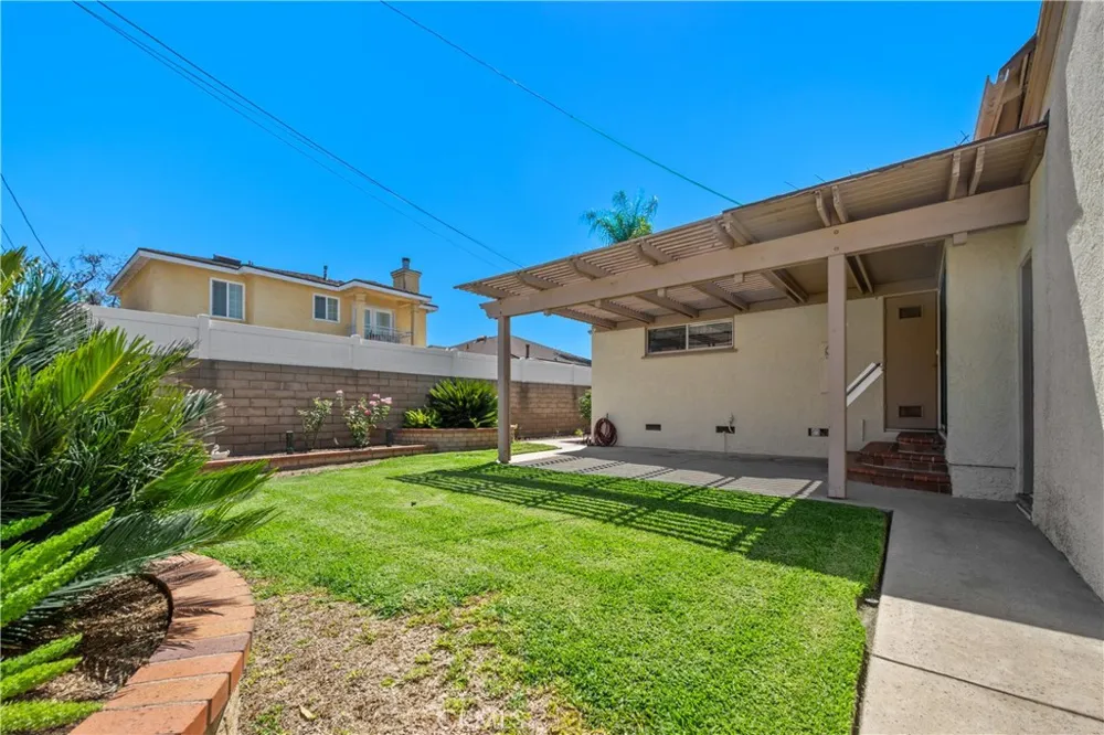 5408 Sunfield Lakewood, CA 90712