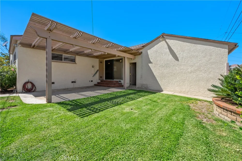 5408 Sunfield Lakewood, CA 90712