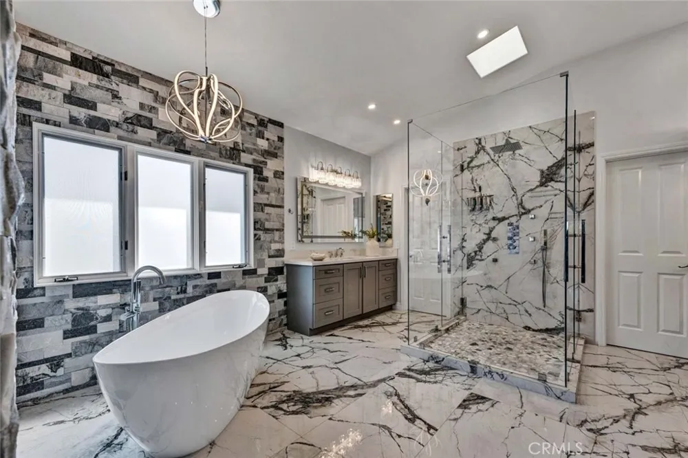 13671 Belle Rive North Tustin, CA 92705