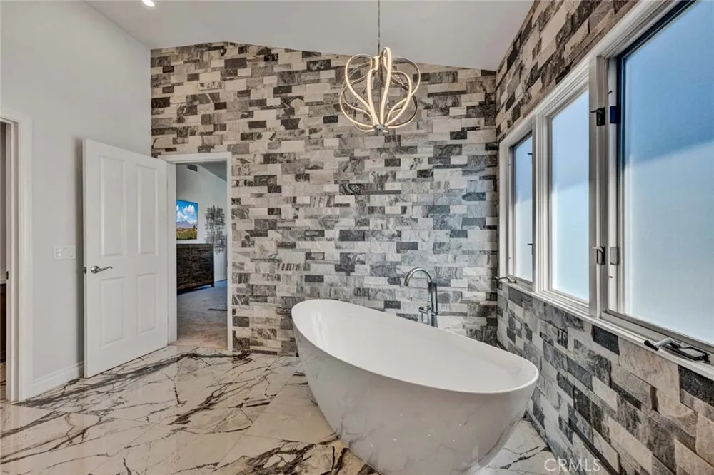 13671 Belle Rive North Tustin, CA 92705