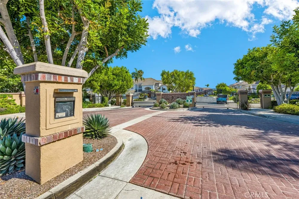 13671 Belle Rive North Tustin, CA 92705