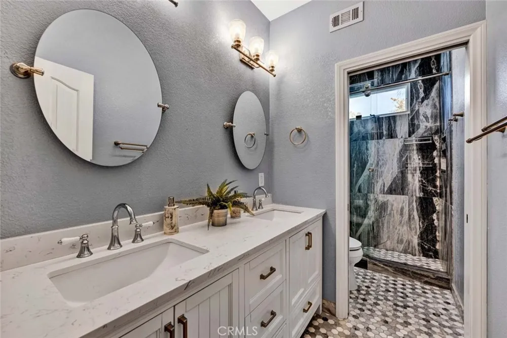 13671 Belle Rive North Tustin, CA 92705