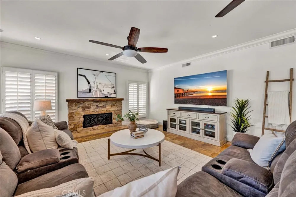 13671 Belle Rive North Tustin, CA 92705