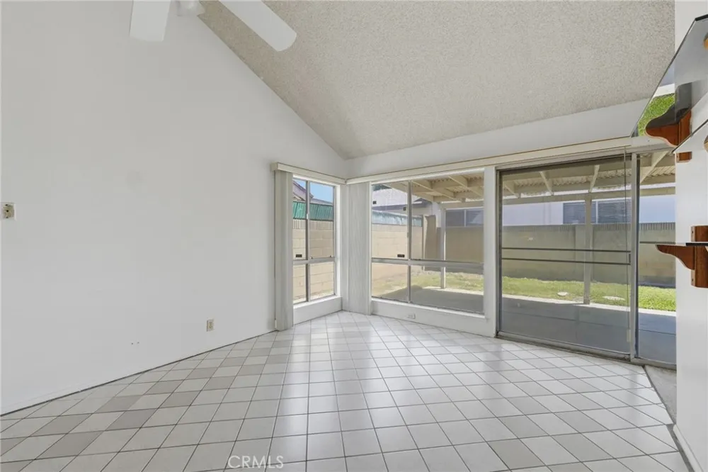 18512 Kamstra Cerritos, CA 90703