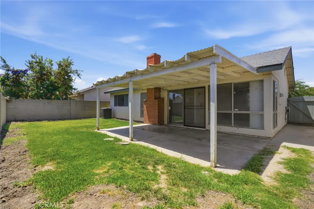 18512 Kamstra Cerritos, CA 90703