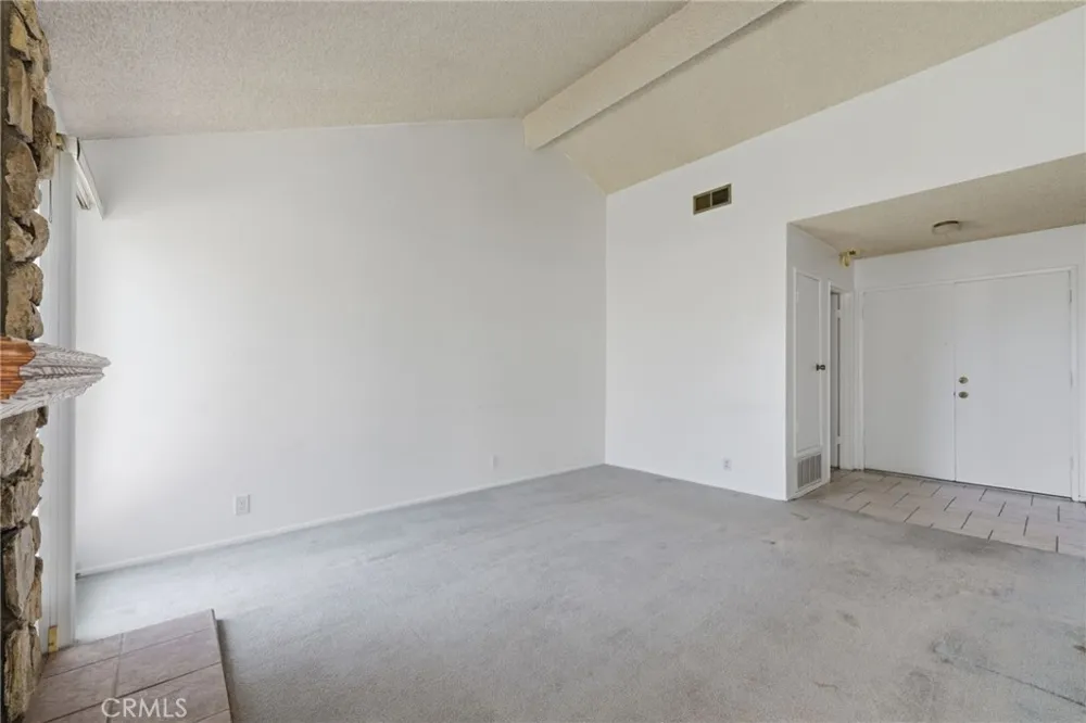 18512 Kamstra Cerritos, CA 90703