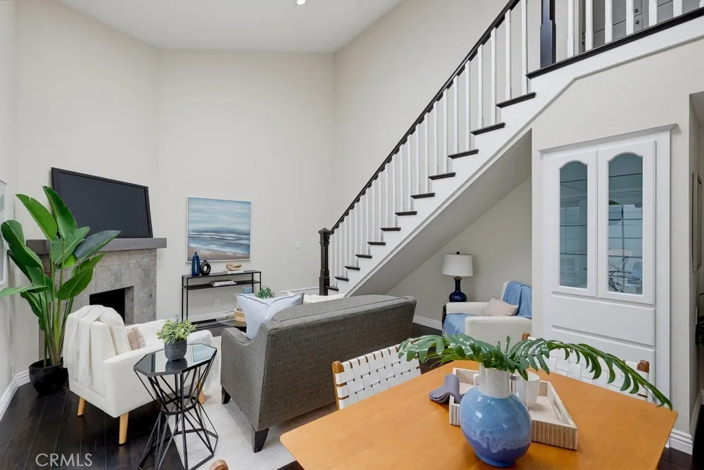1118 Sandi Lane Costa Mesa, CA 92627