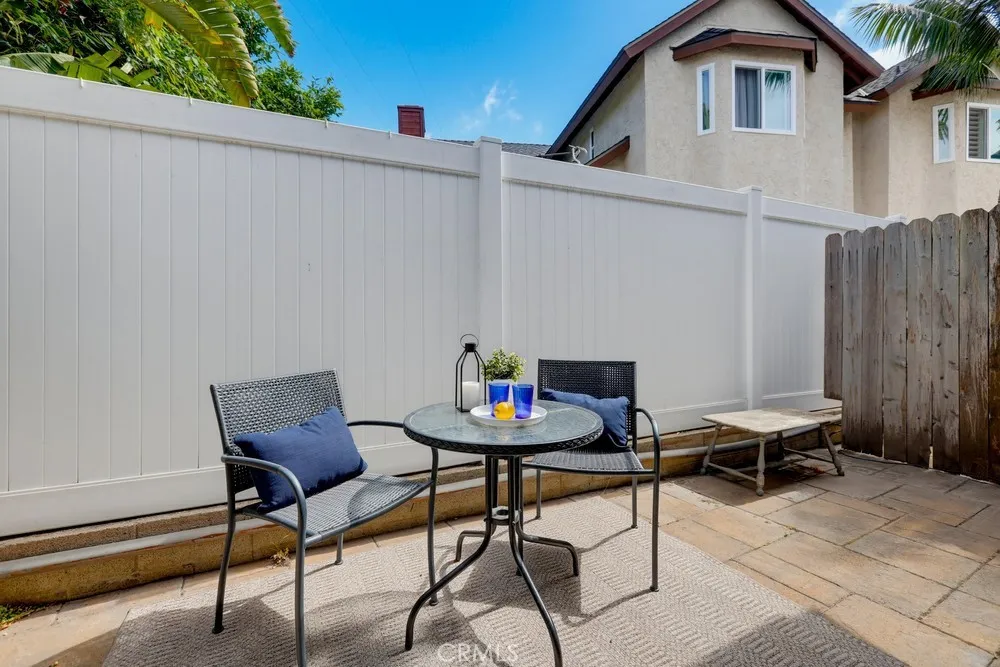 1118 Sandi Lane Costa Mesa, CA 92627