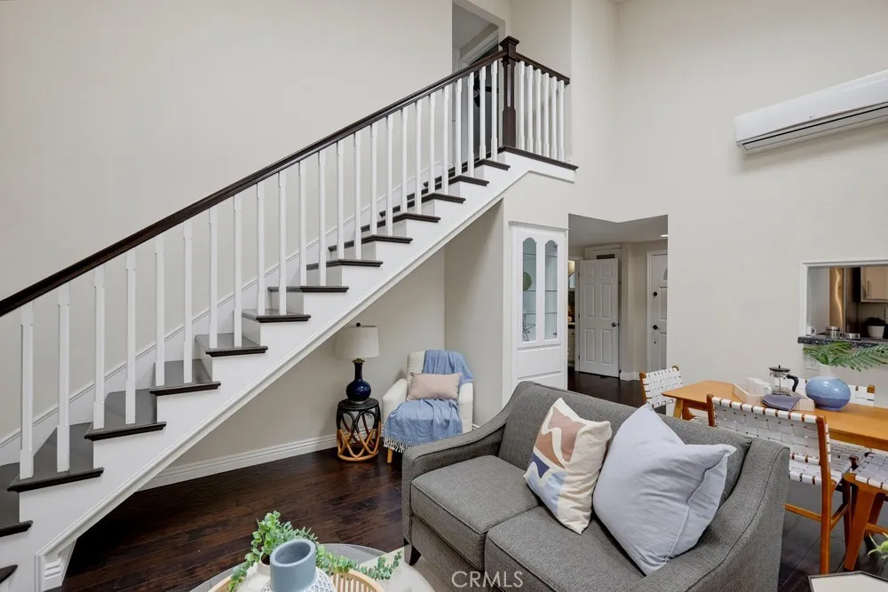 1118 Sandi Lane Costa Mesa, CA 92627