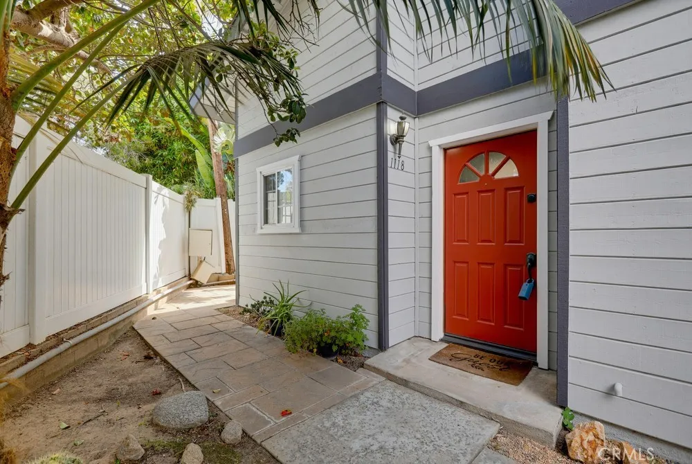 1118 Sandi Lane Costa Mesa, CA 92627
