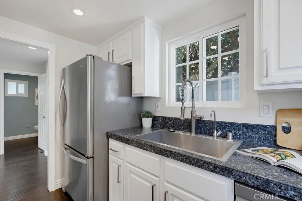 1118 Sandi Lane Costa Mesa, CA 92627