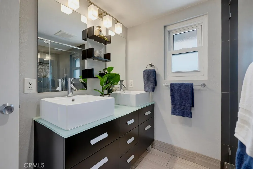 1118 Sandi Lane Costa Mesa, CA 92627