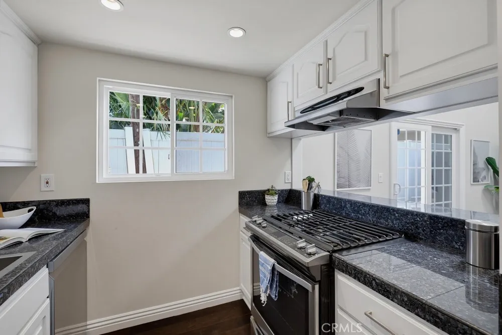 1118 Sandi Lane Costa Mesa, CA 92627