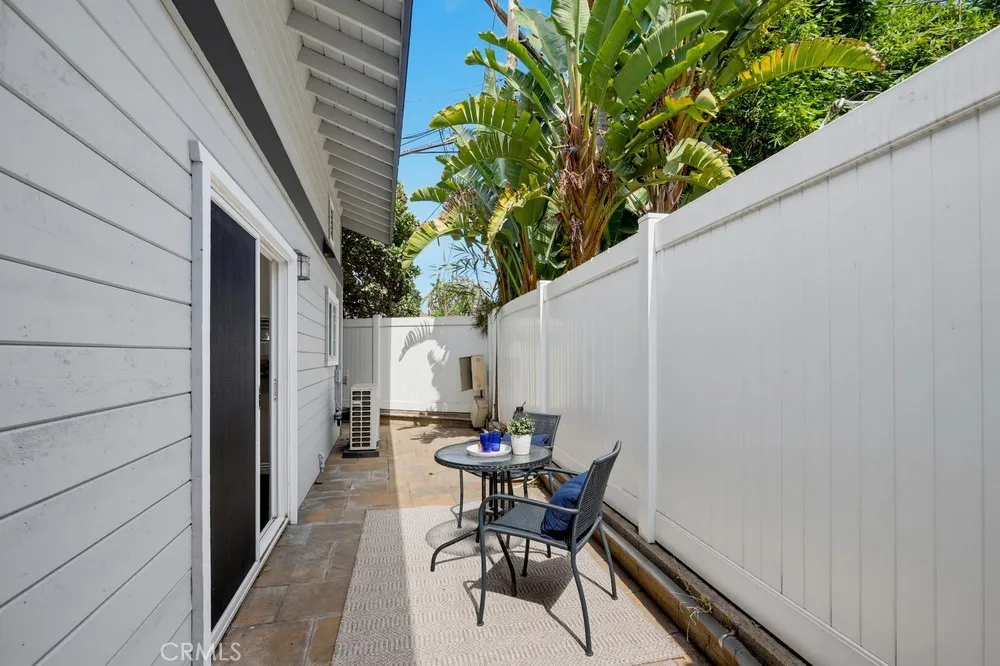1118 Sandi Lane Costa Mesa, CA 92627