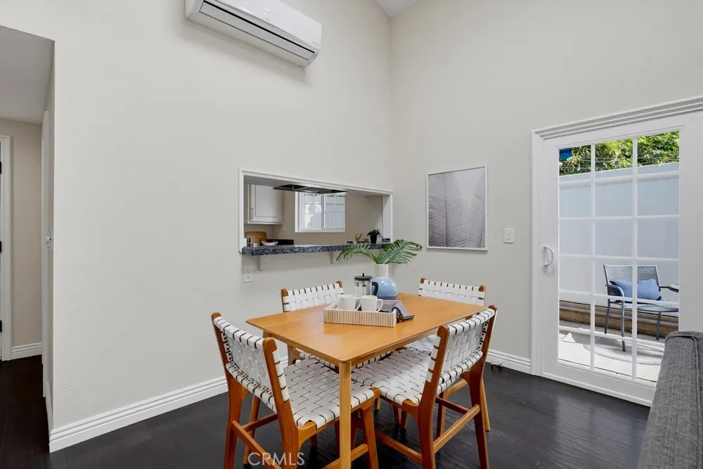 1118 Sandi Lane Costa Mesa, CA 92627