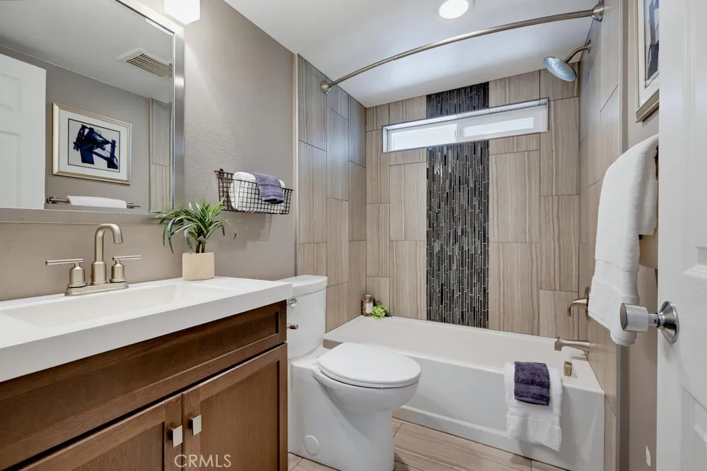 1118 Sandi Lane Costa Mesa, CA 92627