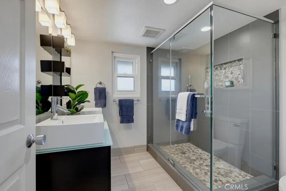 1118 Sandi Lane Costa Mesa, CA 92627