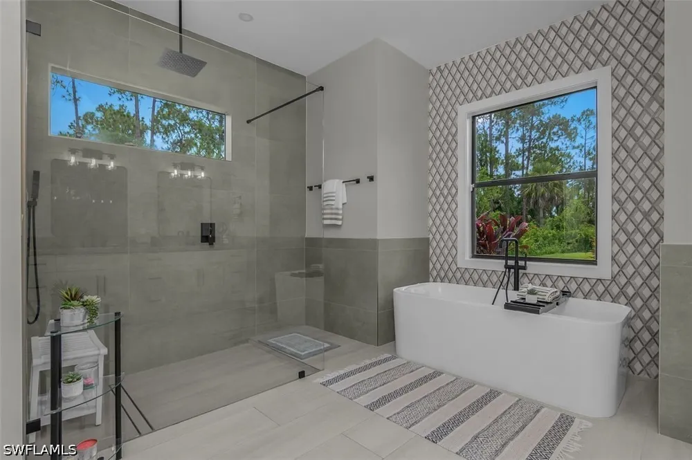 2nd Avenue SE Naples, FL 34117