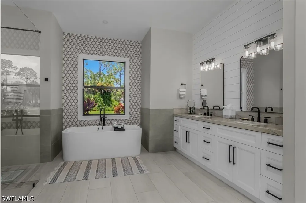 2nd Avenue SE Naples, FL 34117