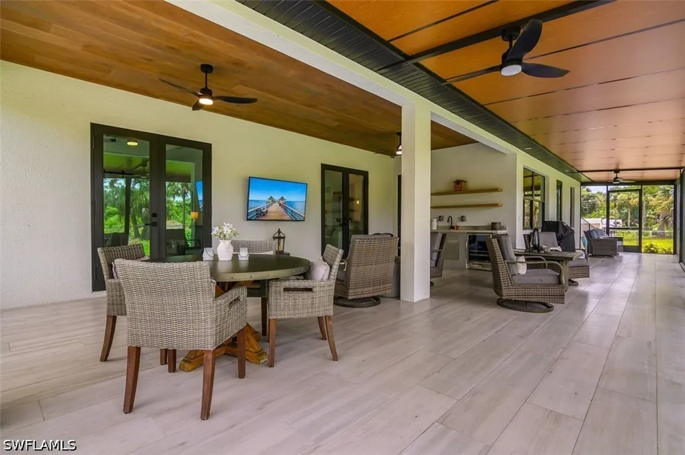 2nd Avenue SE Naples, FL 34117