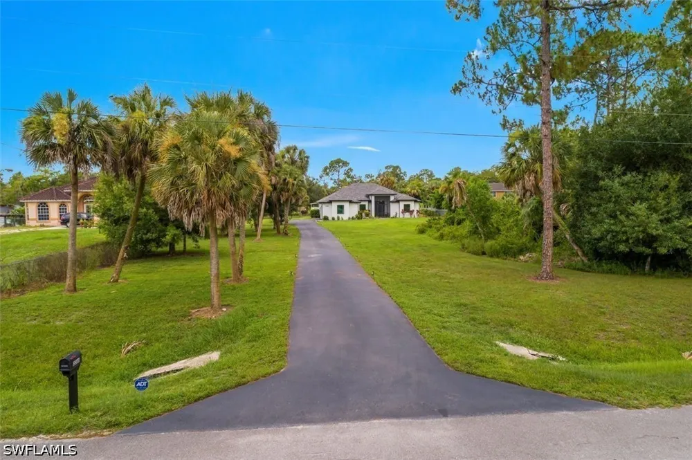 2nd Avenue SE Naples, FL 34117
