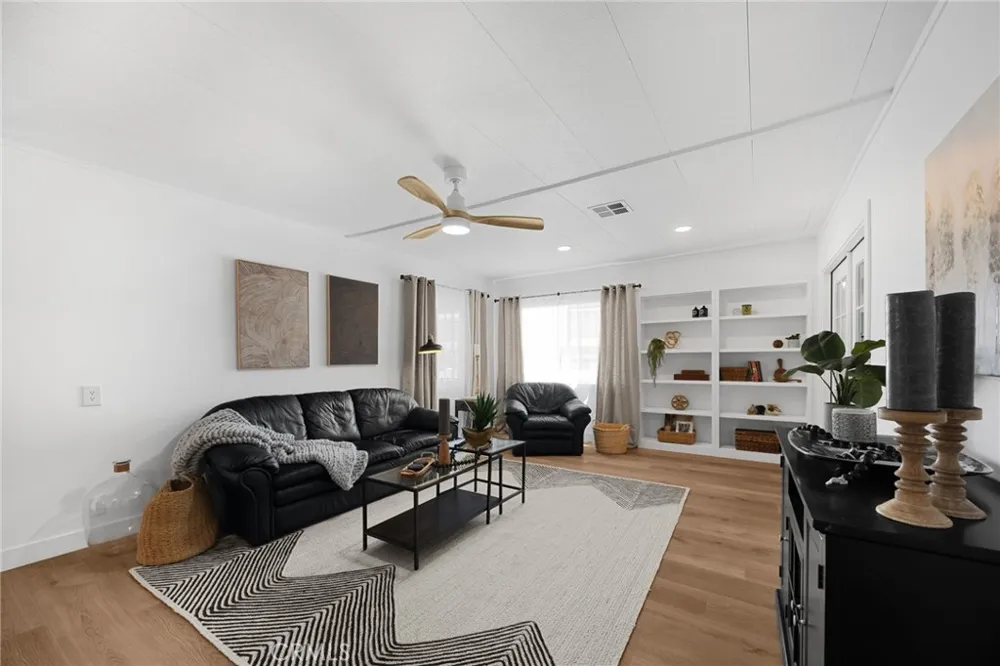 38069 Calle De Amor Murrieta, CA 92563