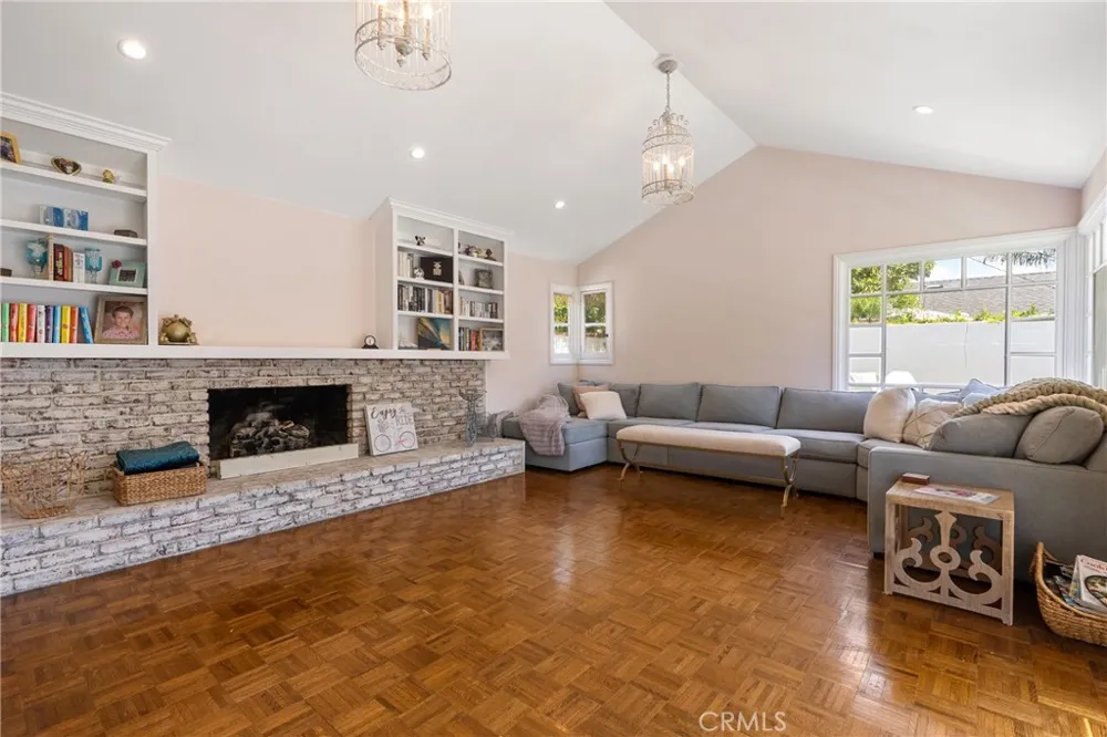 3052 Bostonian Los Alamitos, CA 90720