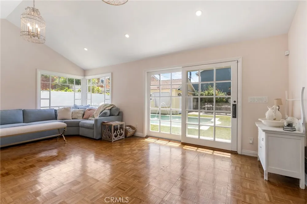 3052 Bostonian Los Alamitos, CA 90720