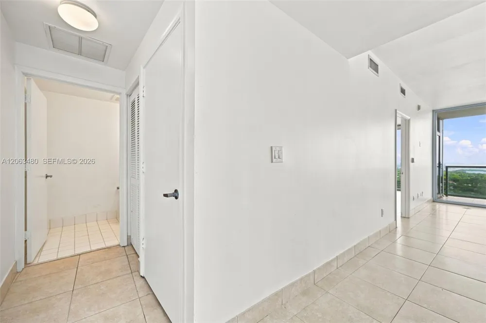 601 NE 36th St #2308 Miami, FL 33137
