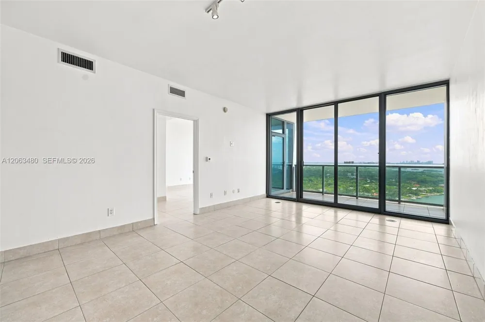 601 NE 36th St #2308 Miami, FL 33137